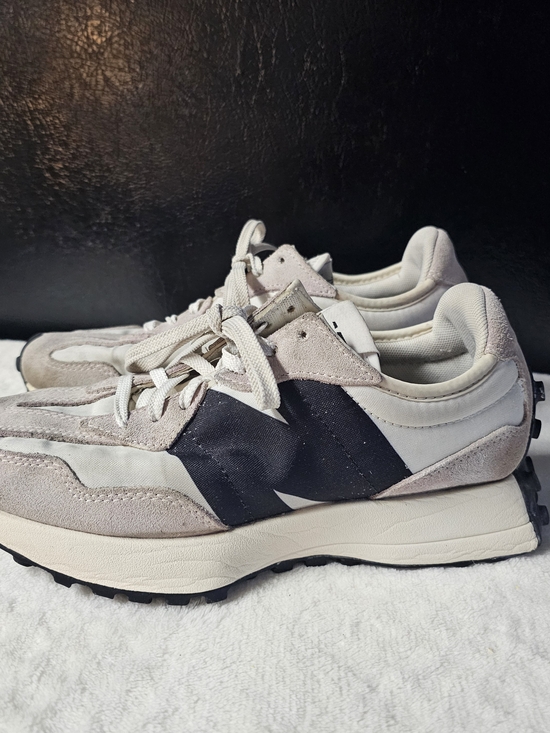 Shoes - New Balance Women's 327 Size 7.5 Sea Salt White/Black Comfy Work Walking